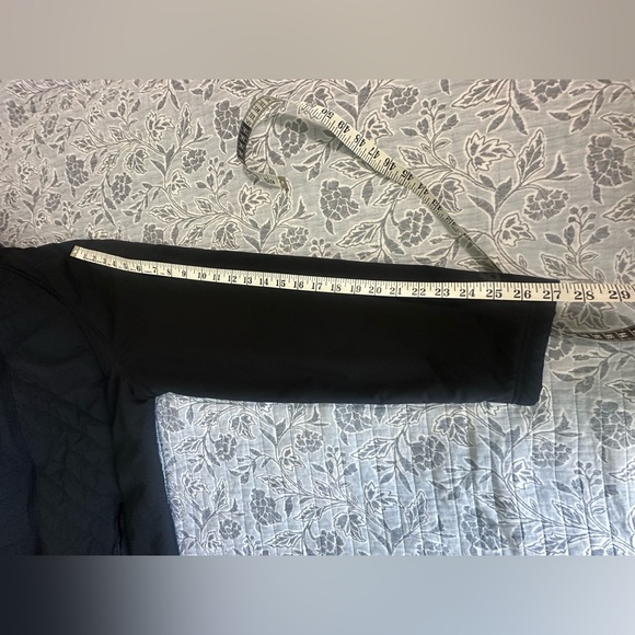 New Balance Black Puffer Jacket with Hood and Relaxed Fit - Picture 13 of 14